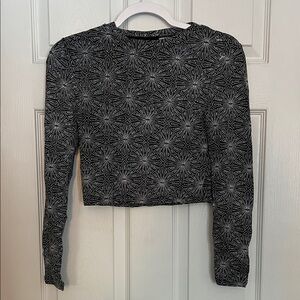 H&M Black and White Geometric Crop Top